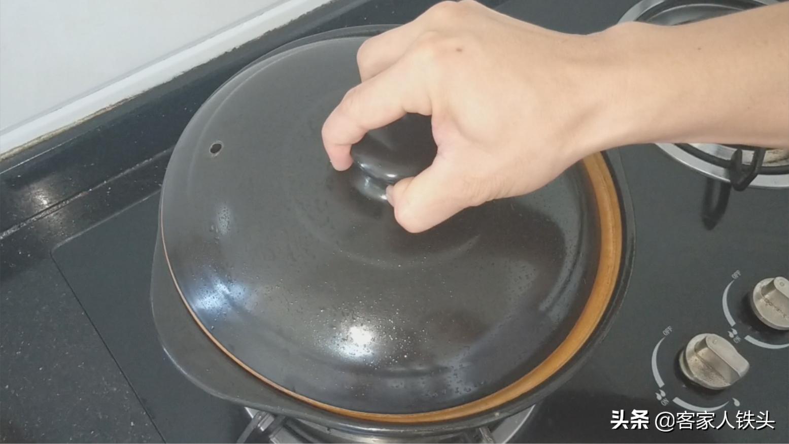 板栗煲什么汤最好喝,板栗莲子老鸭煲汤广东