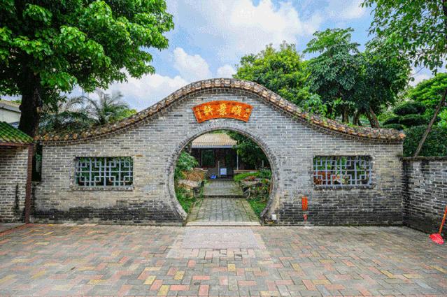 4000m²「平价海鲜」，还藏了个老广早茶，鸡煲、羊肉、虾蟹