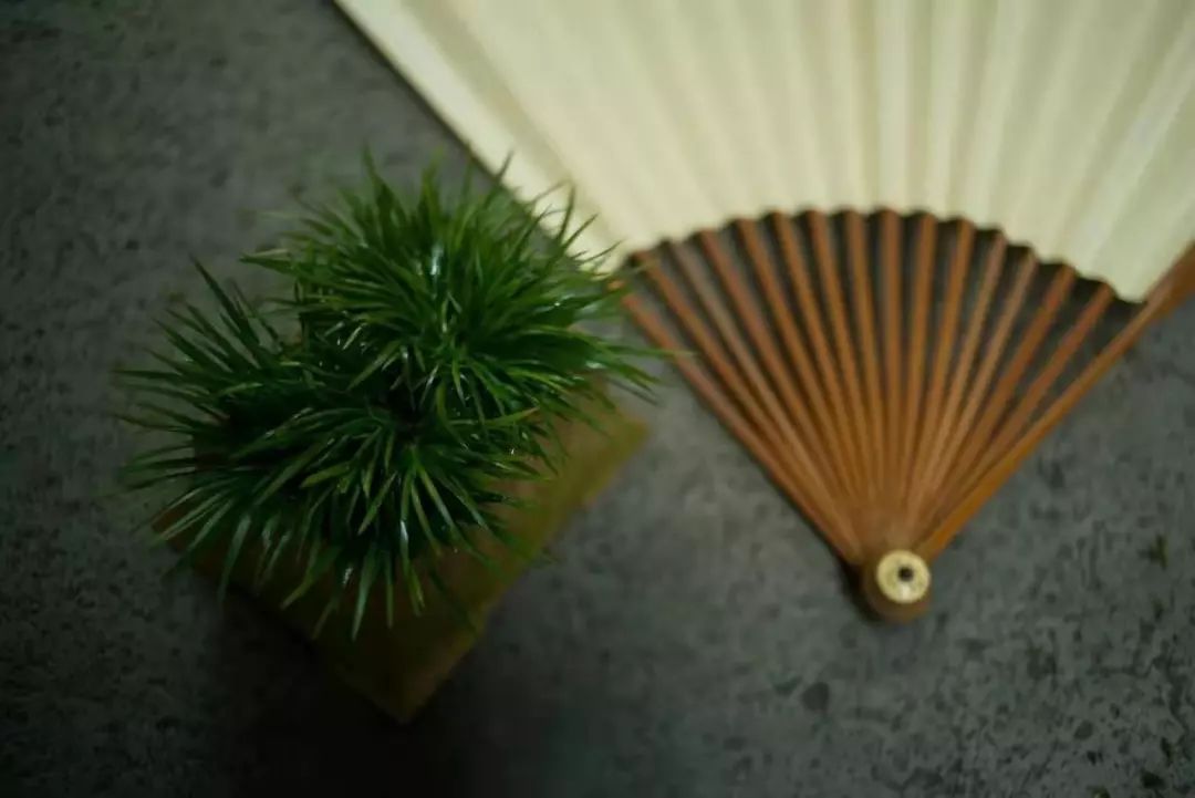 人活一世都有遇到困难的时候,人活着就要有独一无二的性格