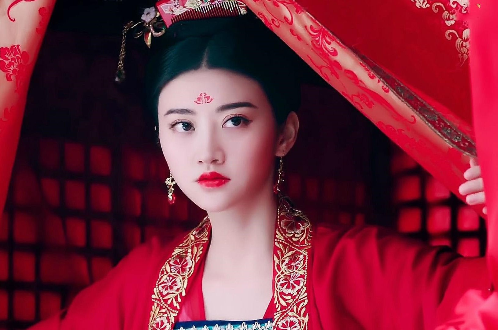 细君曲：只愿金屋不藏娇