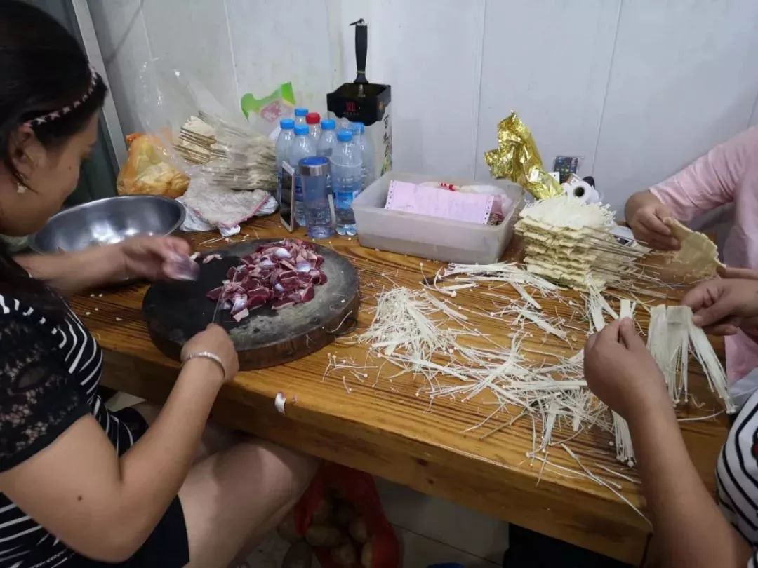 无锡小龙虾夜市,无锡小龙虾海鲜烧烤推荐