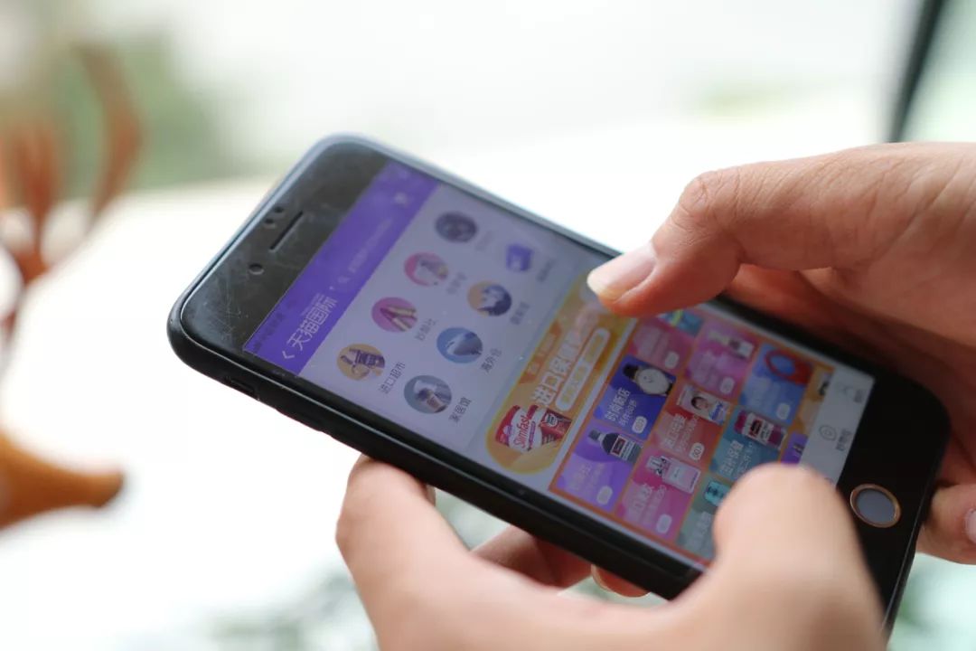 nike瀹氬埗娆緋rada,鑰愬厠prada