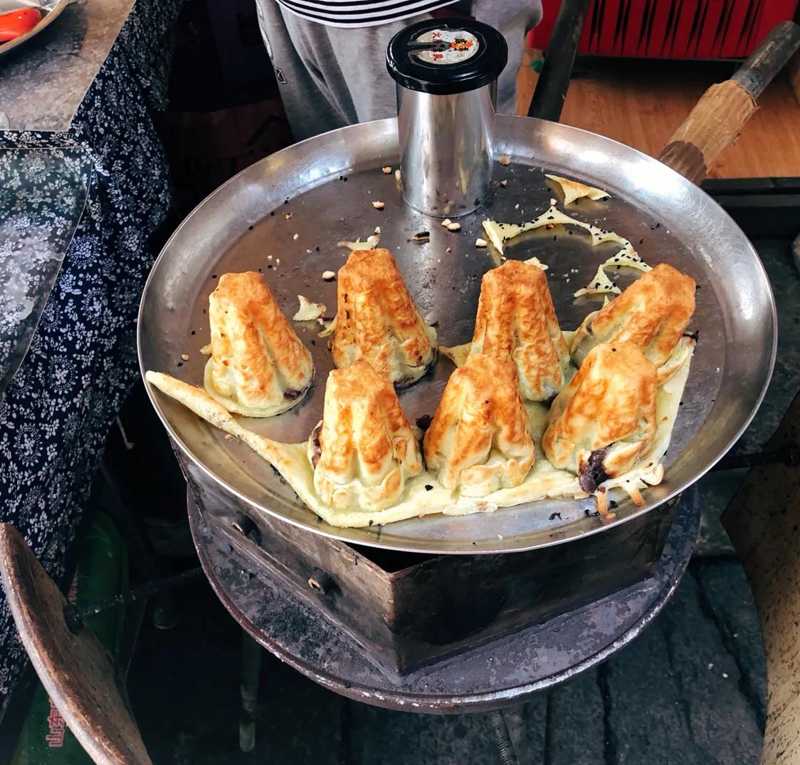 听戏享受这悠闲时光,听戏喝酒自在逍遥