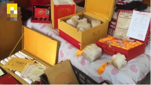 87岁老人拍卖藏品骗局,老人花77万买收藏品结果怎样了