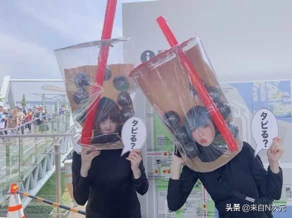 同人漫展c96：雷姆和初音未来coser萌翻天，另类血小板太过雷人