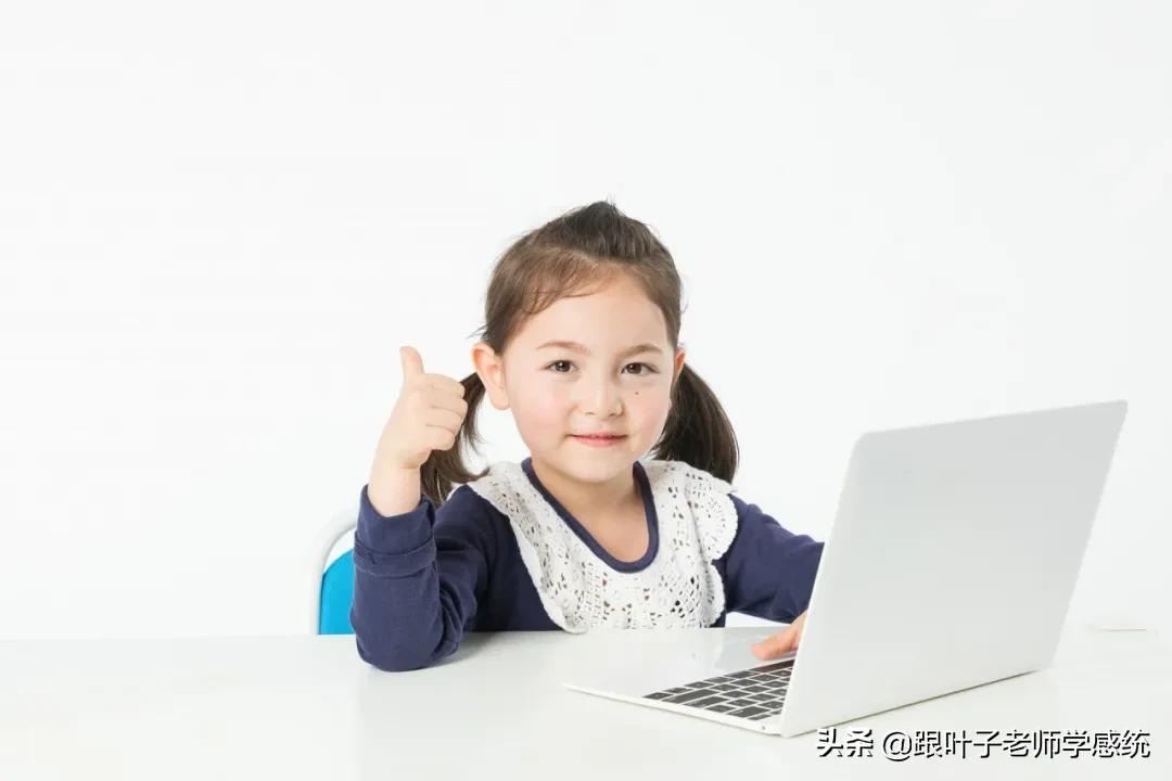 顺拐的人是不是大脑发育不健全,孩子走路不太正常