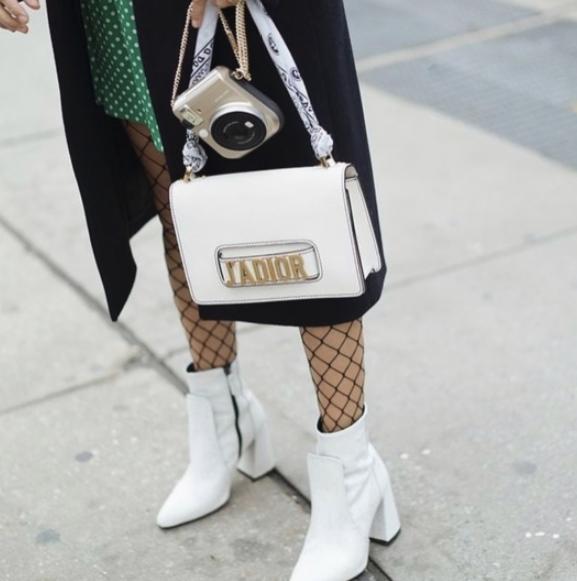 包包里面被口红染色了怎么办,白色的包包染色了怎么办