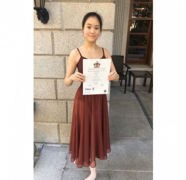 刘銮雄吕丽君照片,吕丽君与刘銮雄为什么分手