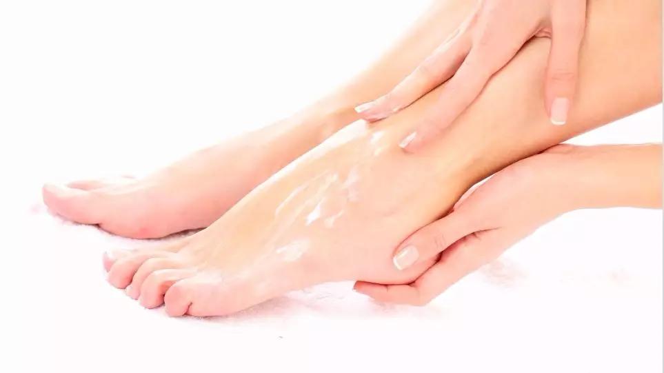 茵芭皴裂膏滋润手足,手足护理草本皴裂膏