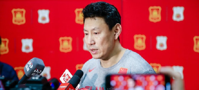 中国男篮竟然凑不够12个人无奈之下李楠向老战友求助！