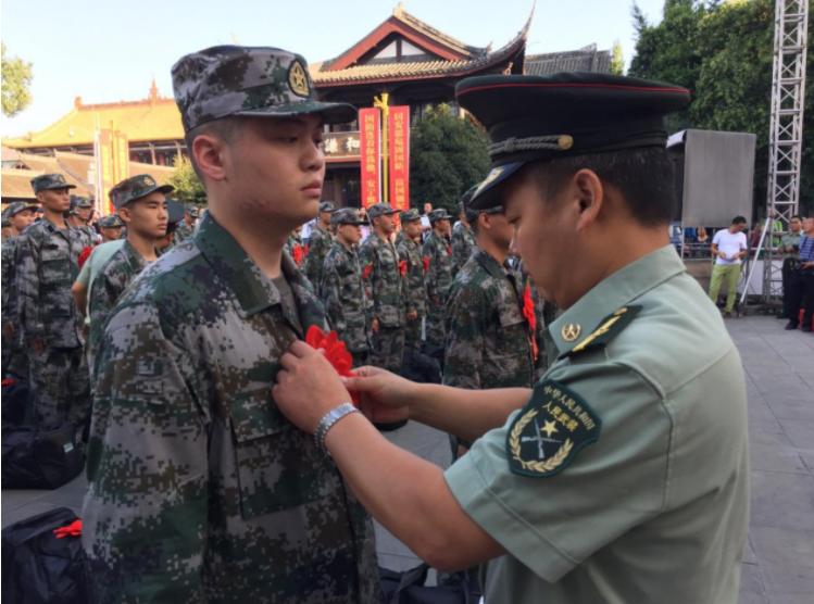 2021年大学生新兵入伍注意事项,刚入伍的新兵会被刷下来吗