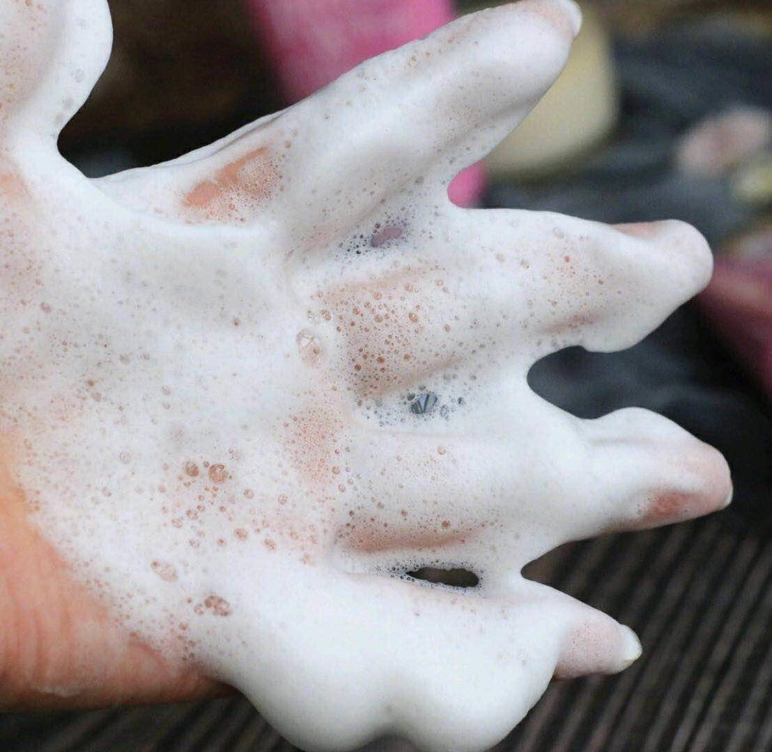 长时间没清理脸部,长期不正确的洗脸方式