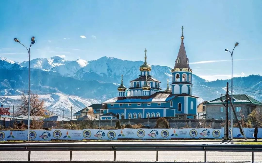 坐哪些火车可以出国看风景又好玩,太原人可以去北京旅游吗