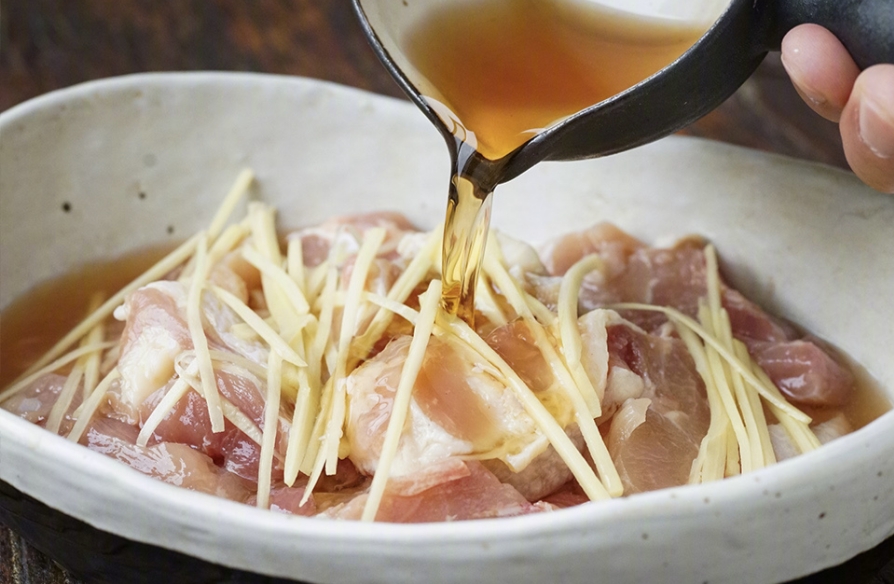 香菇焖鸡盖饭怎么做,香菇滑鸡焖饭暖暖的味道