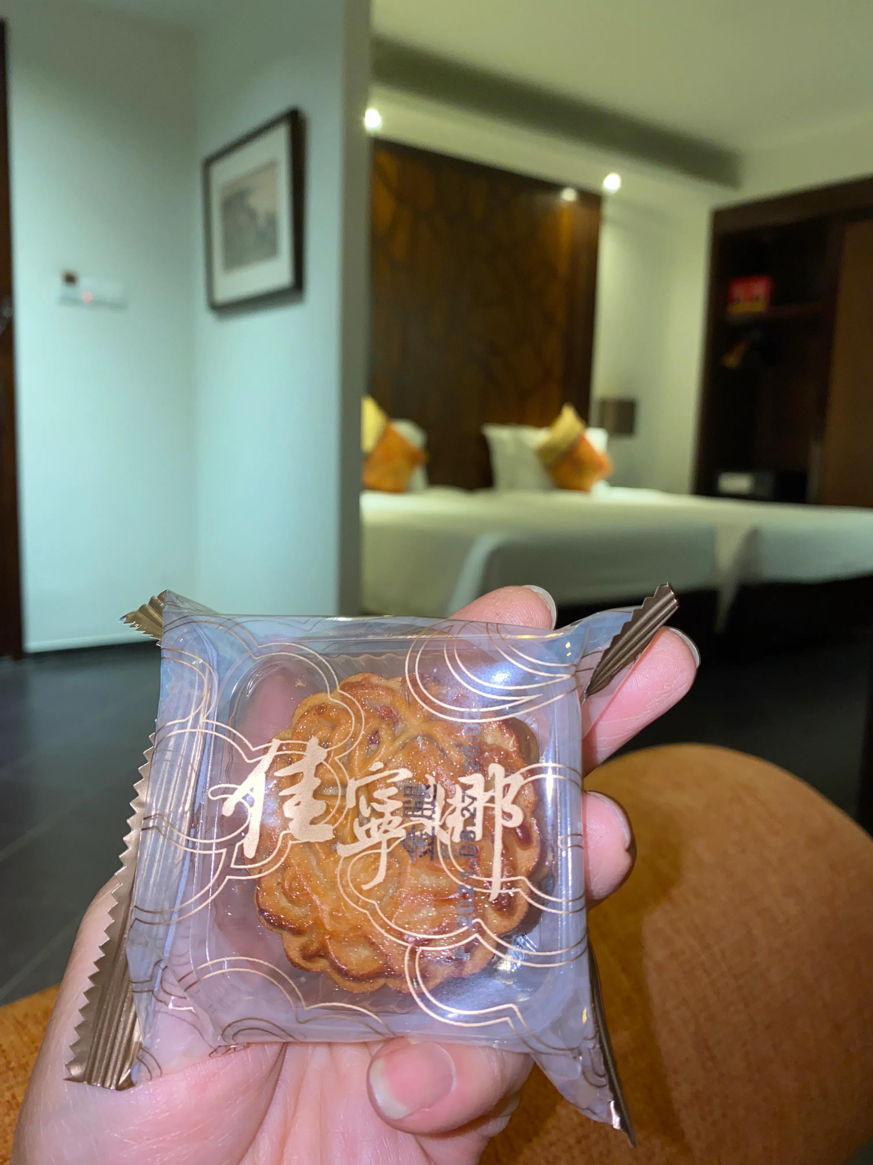 佳宁娜金翡翠拔丝月饼好吃吗,佳宁娜潮式迷你鸳鸯月饼多少钱