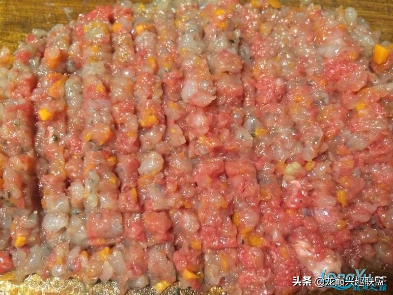 手把手教你做龙鱼最强营养秘方食谱--鲜虾牛肉狮子头，别馋哈