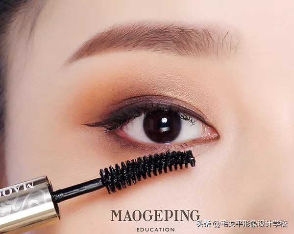 如何画眼妆才能有神又自然,娇邦电眼双头眼妆组合