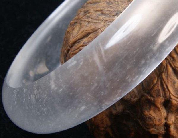 在国外购买翡翠真的靠谱吗,旅游买的翡翠是真是假