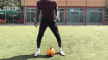 五个可以帮我们杀出重围的足球技巧