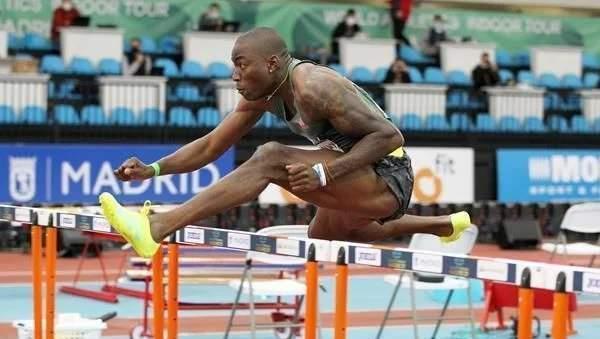 110米栏决赛罗伯斯,斯图加特男子110米栏决赛