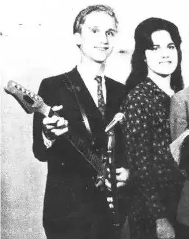 逼迫少女当*奴性**、性侵儿媳、害死亲儿子！他说这是“神的旨意”