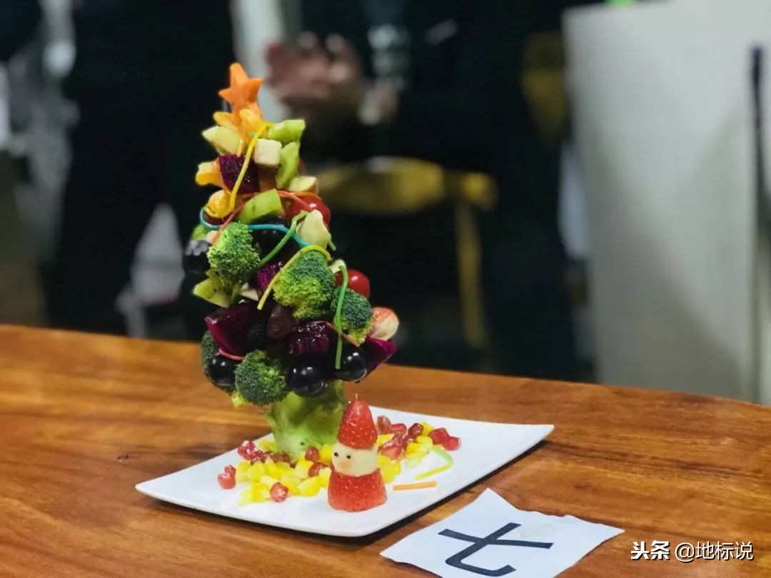 公司圣诞这样过！广告人把水果玩出花~