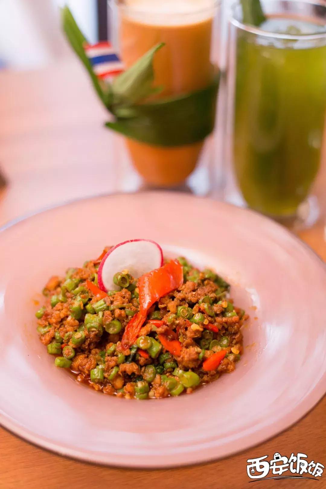 泰国美食街边小吃生吃,超好吃泰国小吃街头甜品