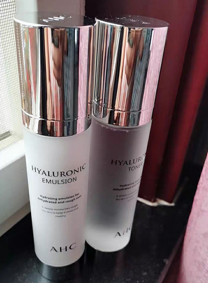 买贵不如选对，AHC神仙水，调节水油均衡不粘腻