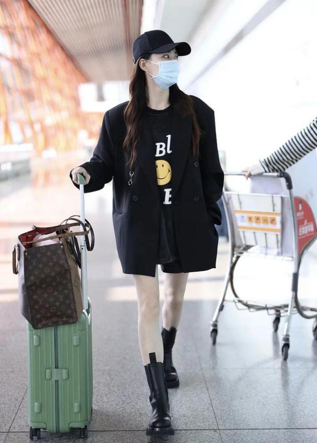 马丁靴穿起来不好看,马丁靴平底不增高百搭