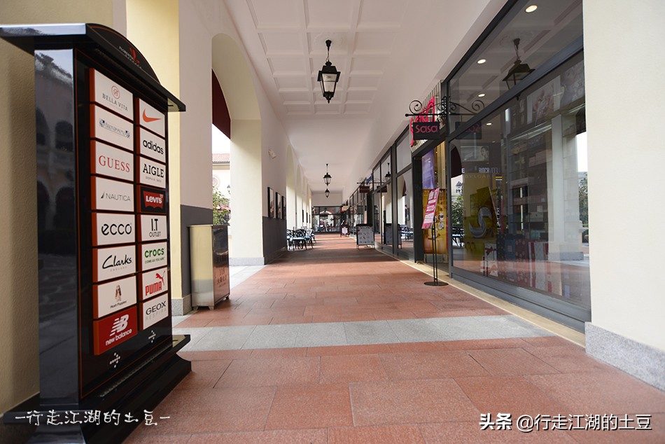 上海佛罗伦萨小镇,奥特莱斯世界名品购物中心,中国奢侈品领导者