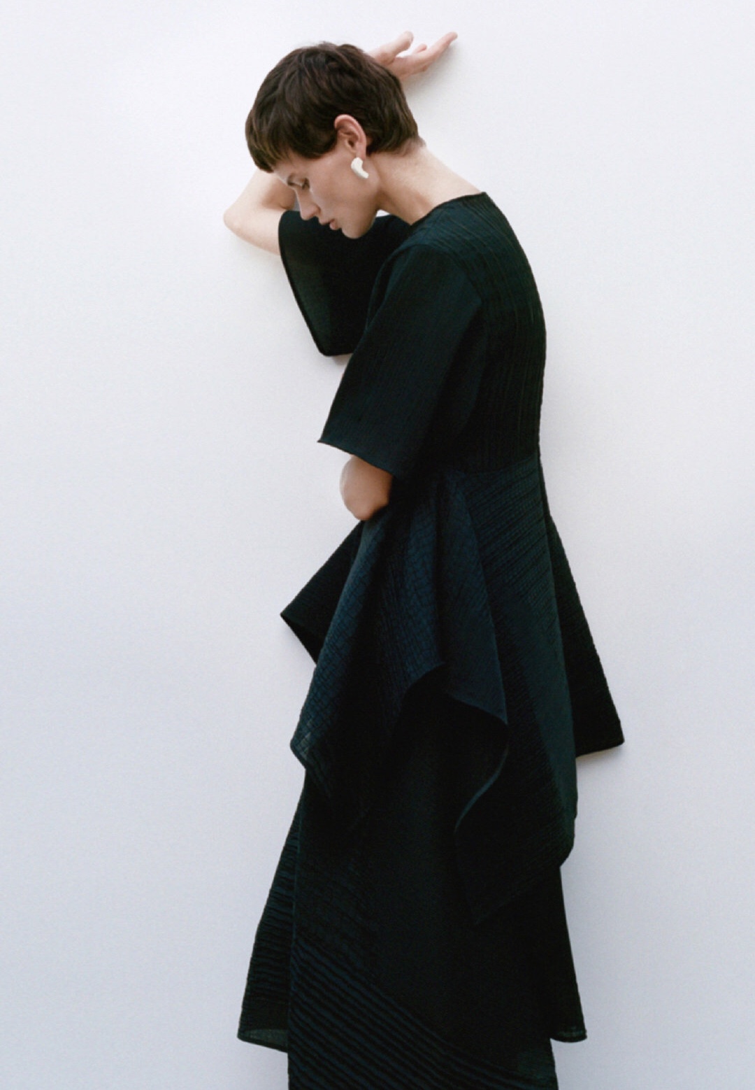 完美通勤穿搭｜18个性冷淡风极简主义品牌