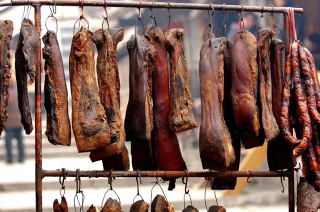 鄱阳湖腊肉炒藜蒿,炒腊肉的野菜大全