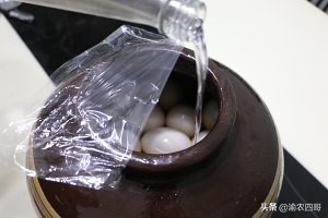 重庆盐蛋的腌制方法,四川泡盐蛋制作简单方法
