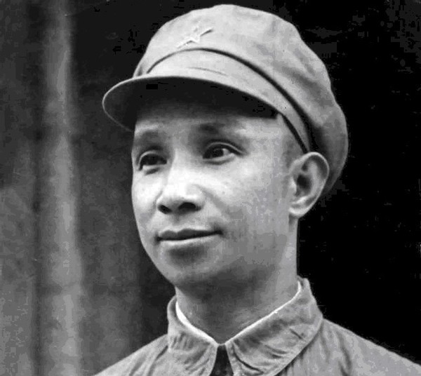 粟裕最低谷时有多“难”？被政委骂娘，差点被苏联留学生害死