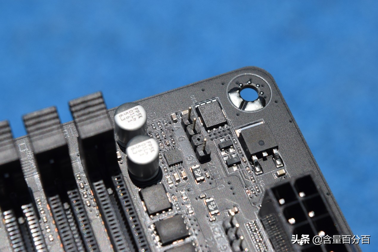 技嘉b460maoruspro优缺点,英特尔i512400f搭配技嘉3060