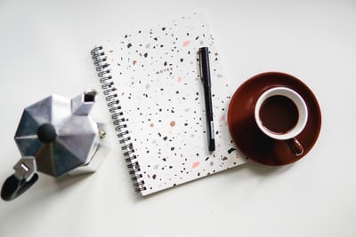 信用卡正在毁掉年轻人的生活,年轻人陷入信用卡后无法自拔