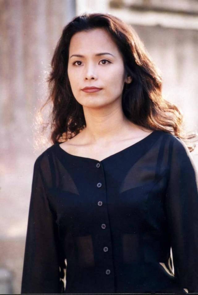 一首爱的奉献女版,一首爱的奉献原唱