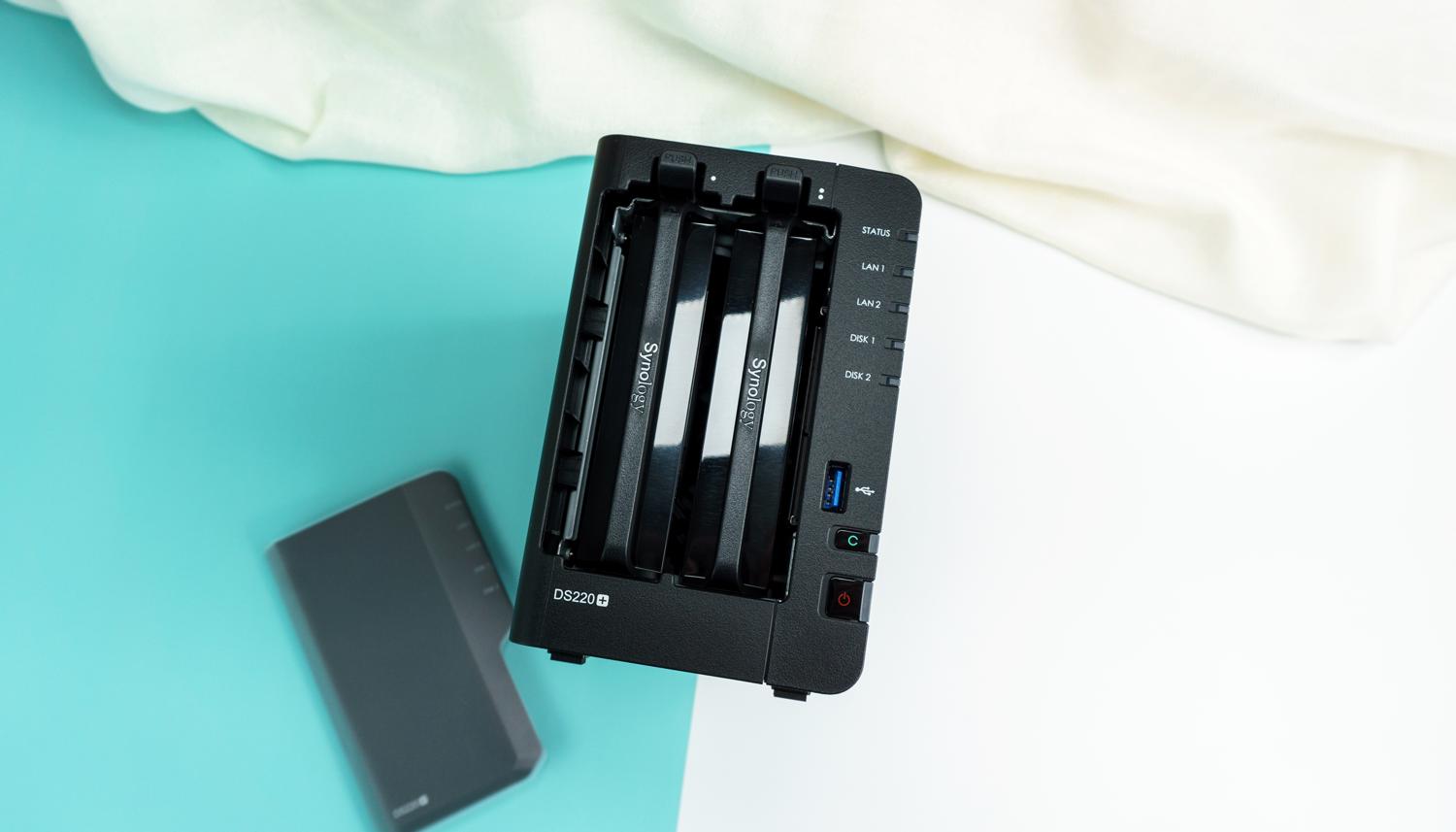群晖ds220+详细评测,群晖ds220跟绿联dx4600哪个好