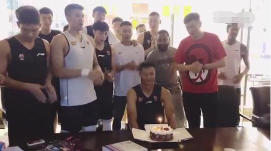 男篮易建联近况,易建联捐款