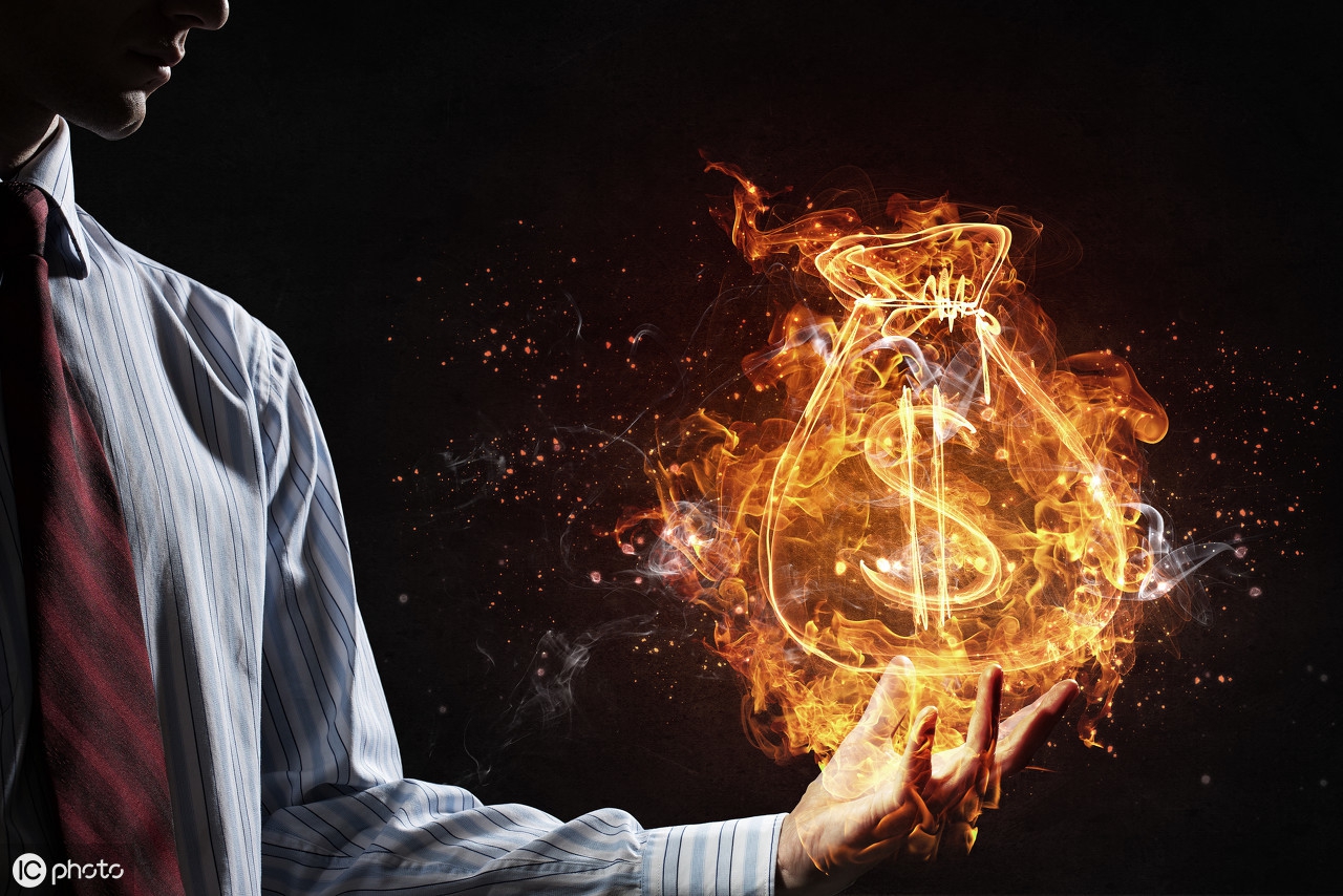 借钱投资是愚蠢的行为