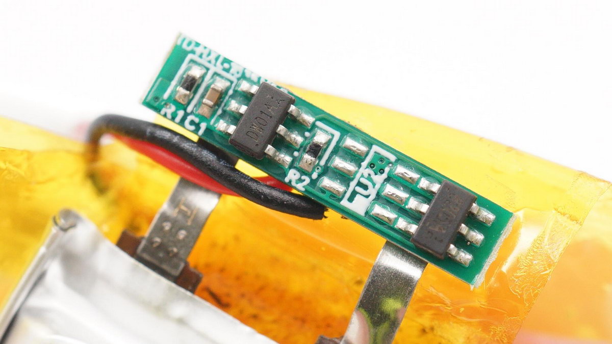 远销非洲的TWS真无线耳机应该注意什么?拆解传音TECNOBuds2看看