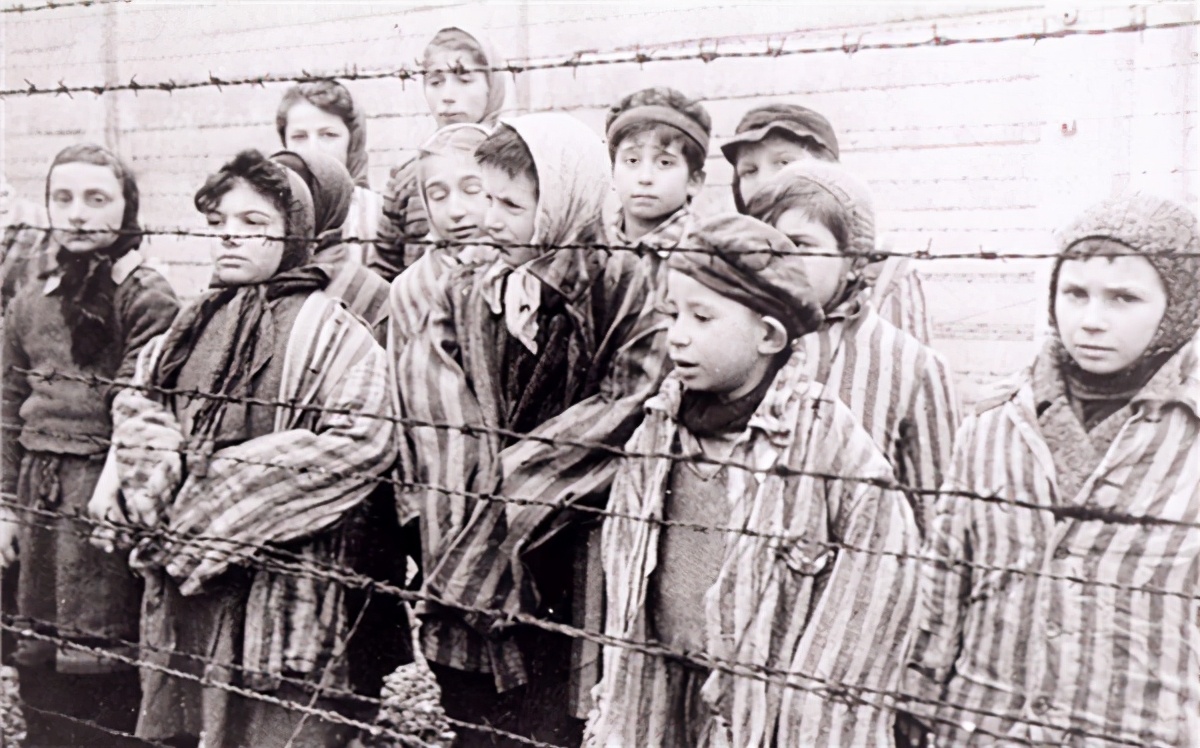 死亡复活的画家画的地狱景象,画家心脏骤停后7分钟画下冥界