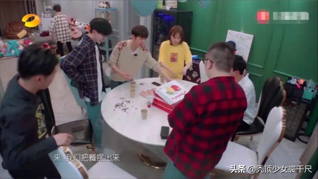 吴昕卖闲置惹争议,吴昕卖的t恤翻车视频