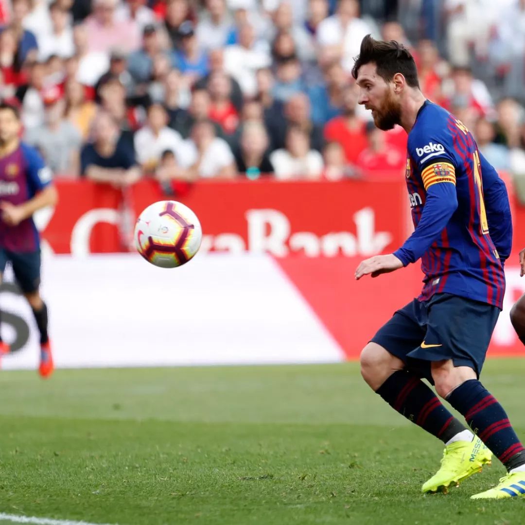 梅西告别赛上演帽子戏法,梅西让全场膜拜的进球