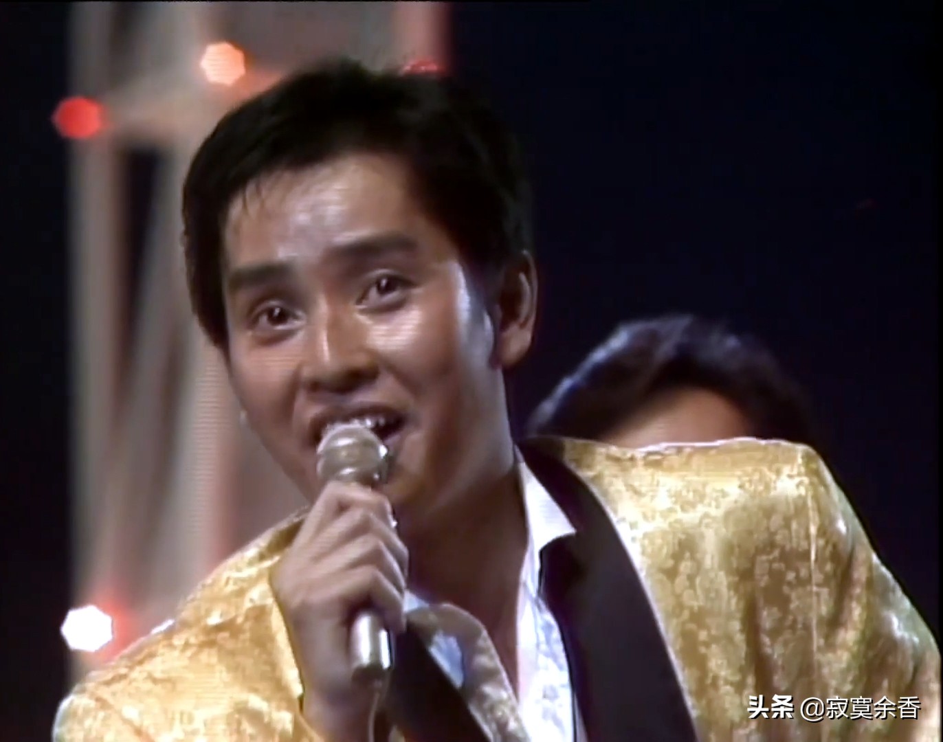 锁定85年群星劲歌荟萃，年轻时代的他们太惊艳太出彩了