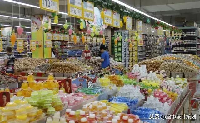 超市食品陈列摆放效果图,超市休闲食品创意陈列图片