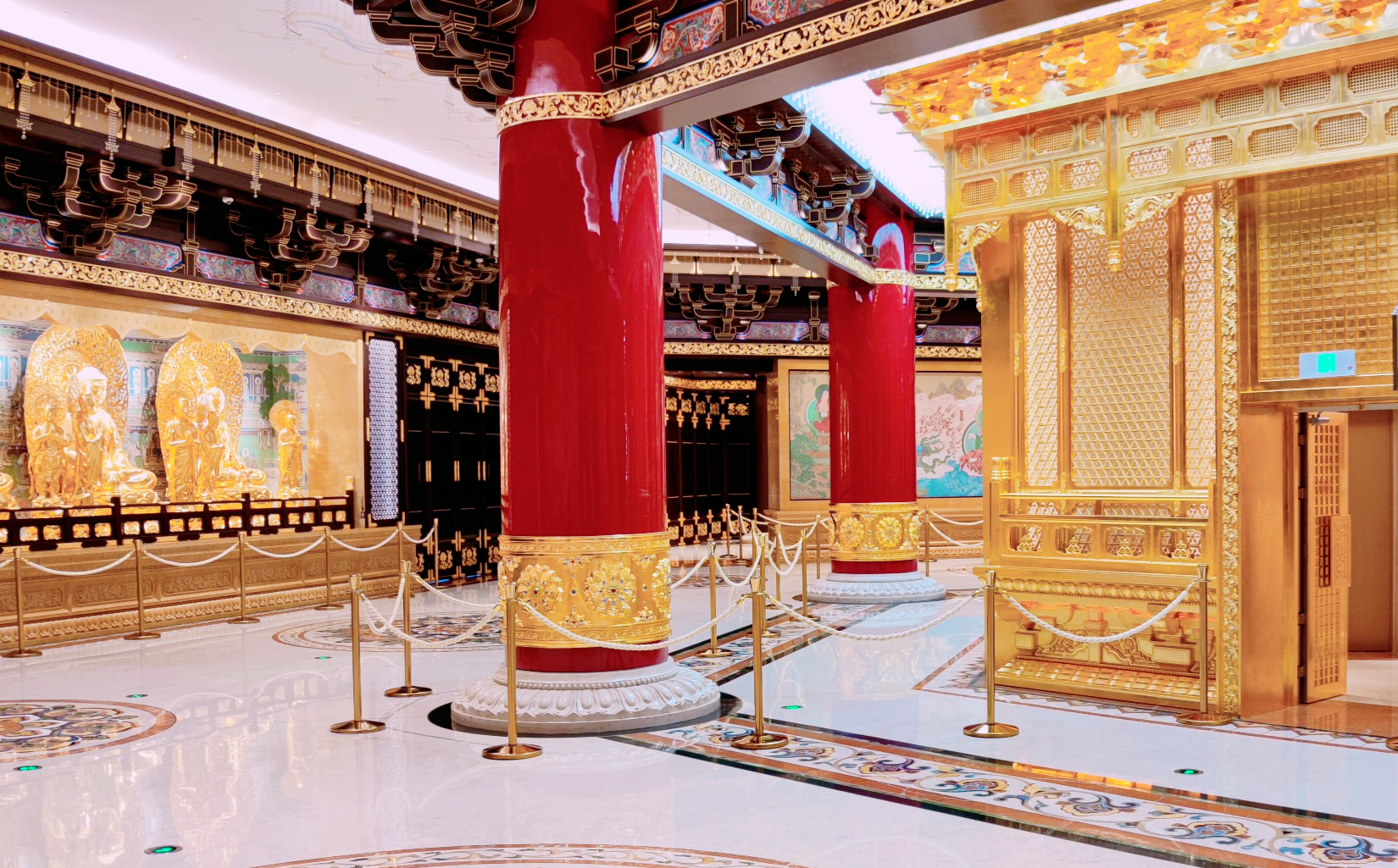 世界上价值连城的佛塔,耗资50亿打造的佛塔在哪