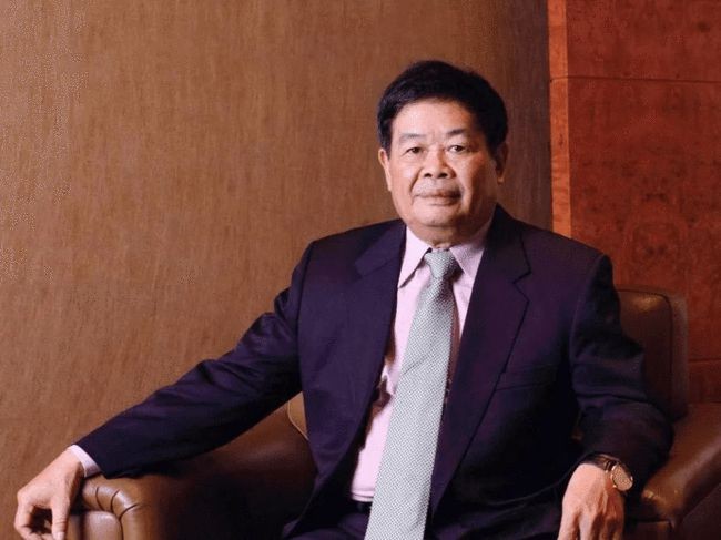 年薪12万被曹德旺免职的总经理,曹德旺开除年薪80万高管