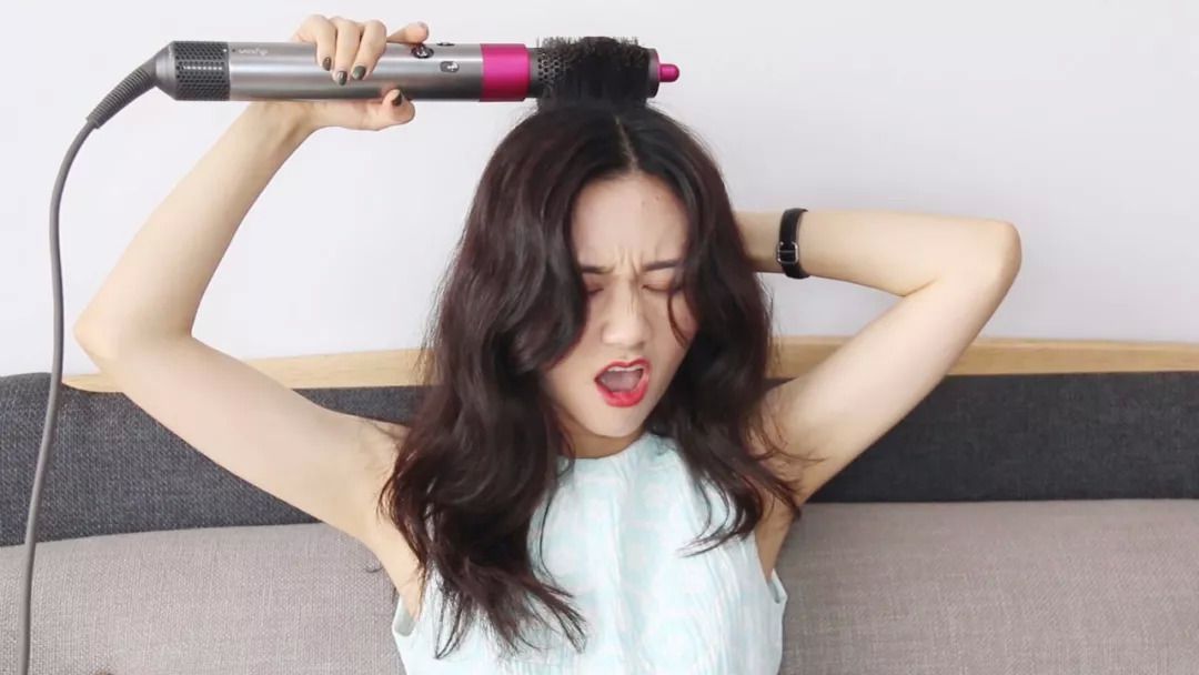 3000多一支的黑科技卷发棒都有人买，戴森究竟“黑”在哪？