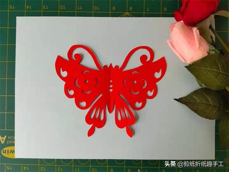 幼儿园手工剪纸蝴蝶图案大全,好看的蝴蝶轴对称图形剪纸